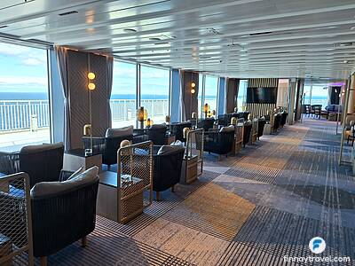 Premium Stellar Lounge