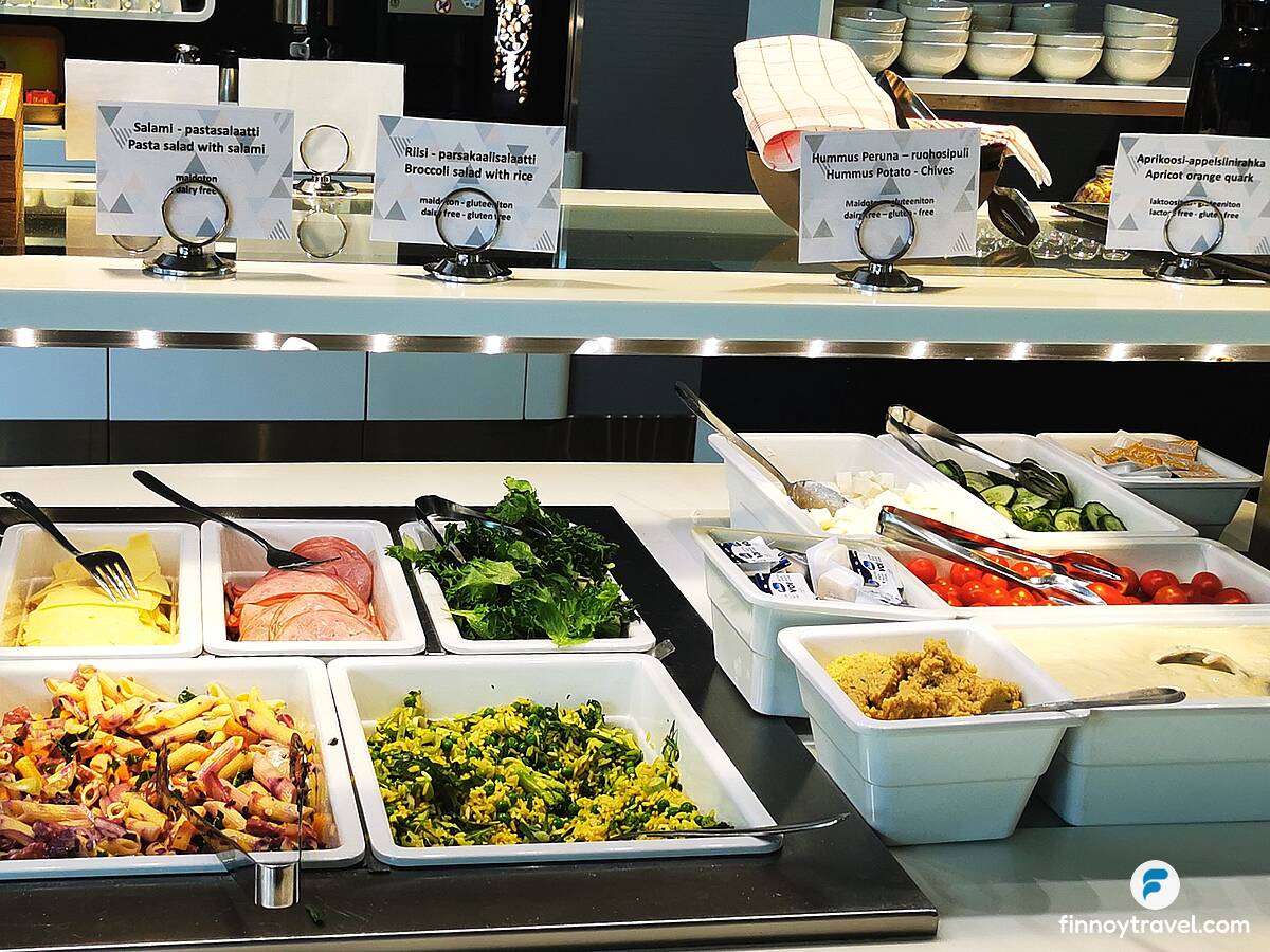 Salatbuffet in der Aspire Lounge