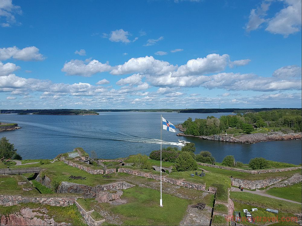 Finnische Flagge auf Suomenlinna
