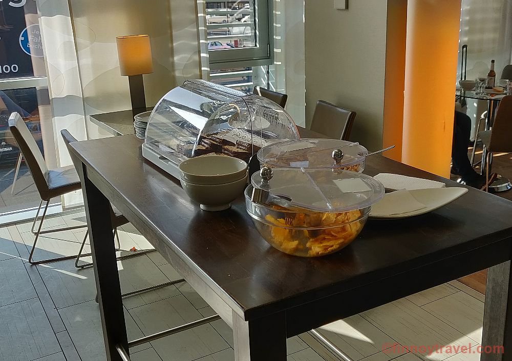 Food table in Berlin Airport Club
