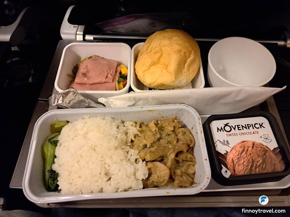 Dinner in Cathay Pacific Economy class