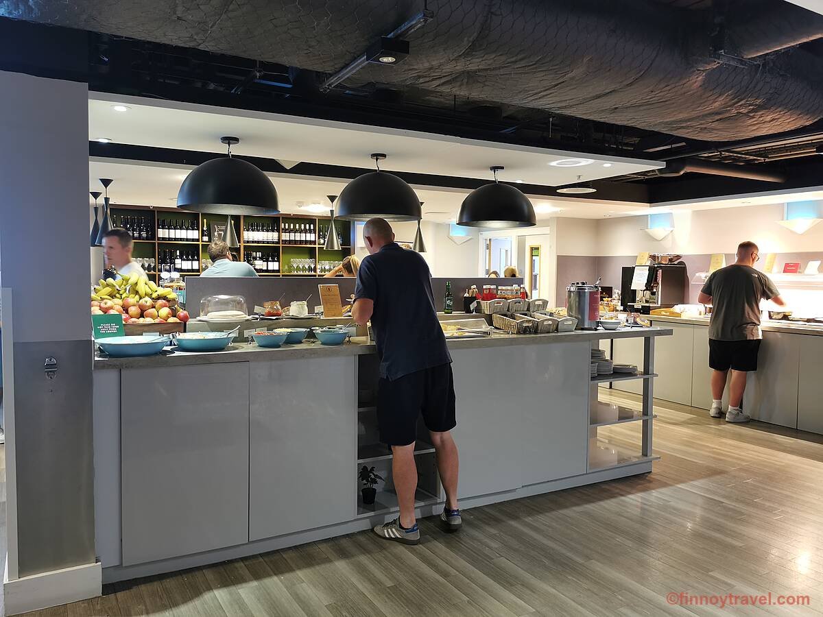 Self-service food table