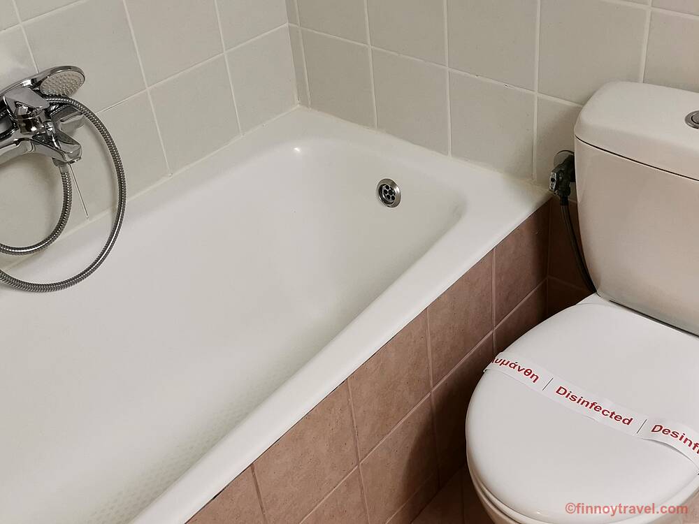 Maleme Imperial bathroom