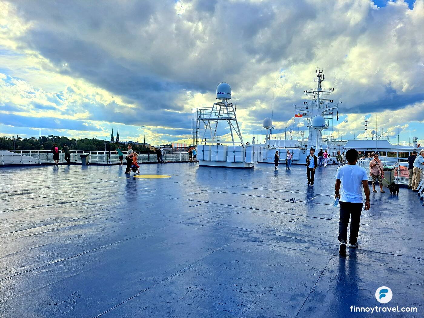 Outer deck
