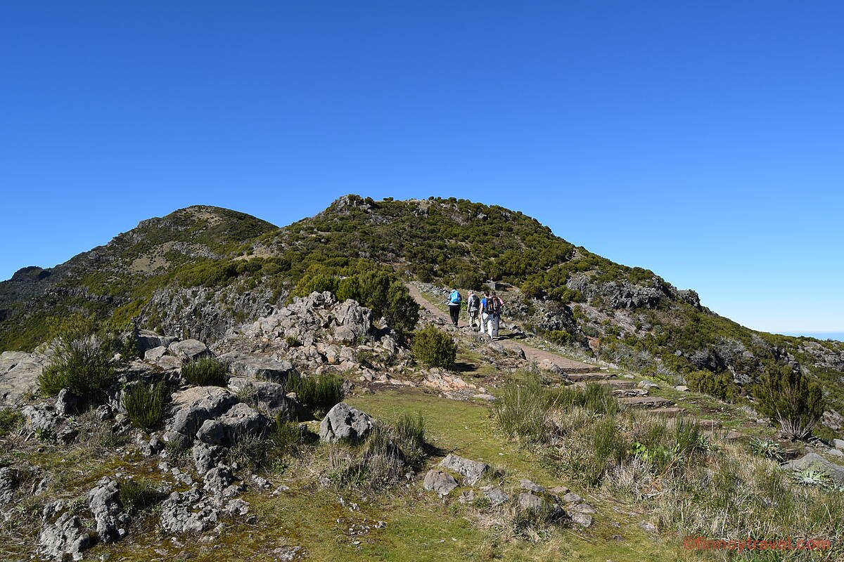 The path to Pico Ruivo