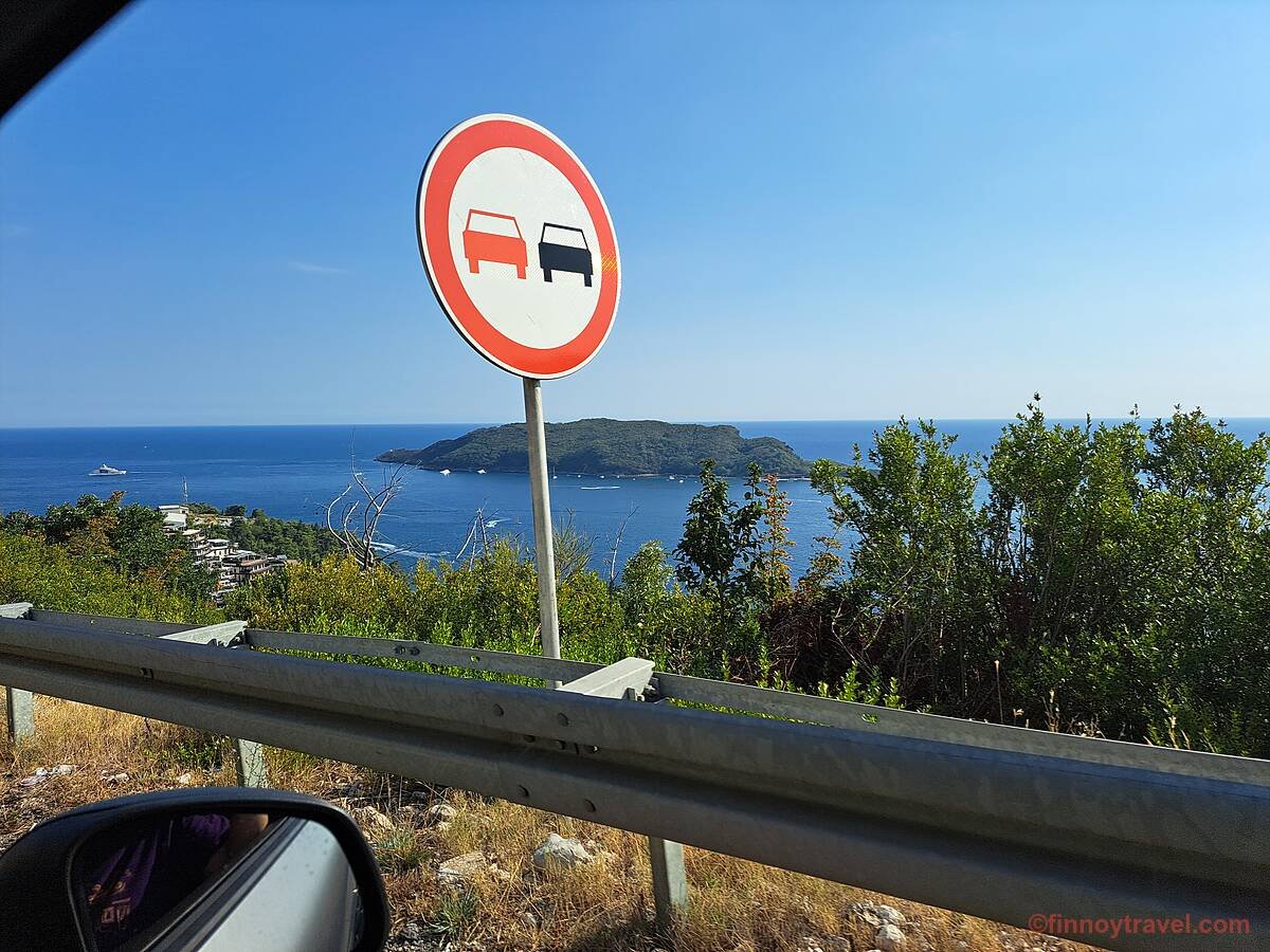 Traffic sign in Montenegro