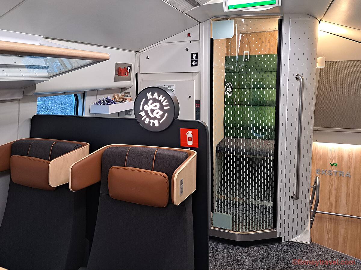 Ekstra class phone booth