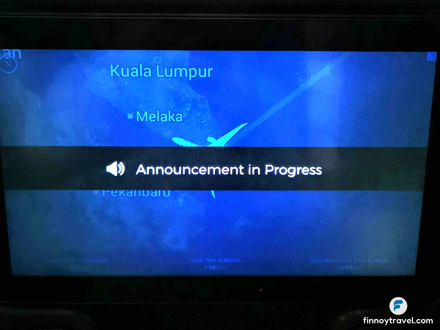 The captain of flight SQ918 making an important announcement