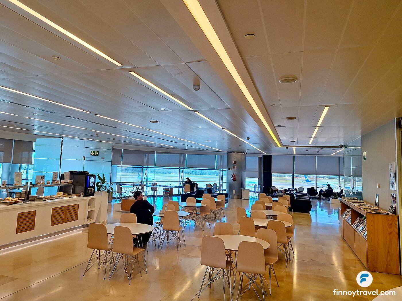 middle section of Puerta del Sol Lounge