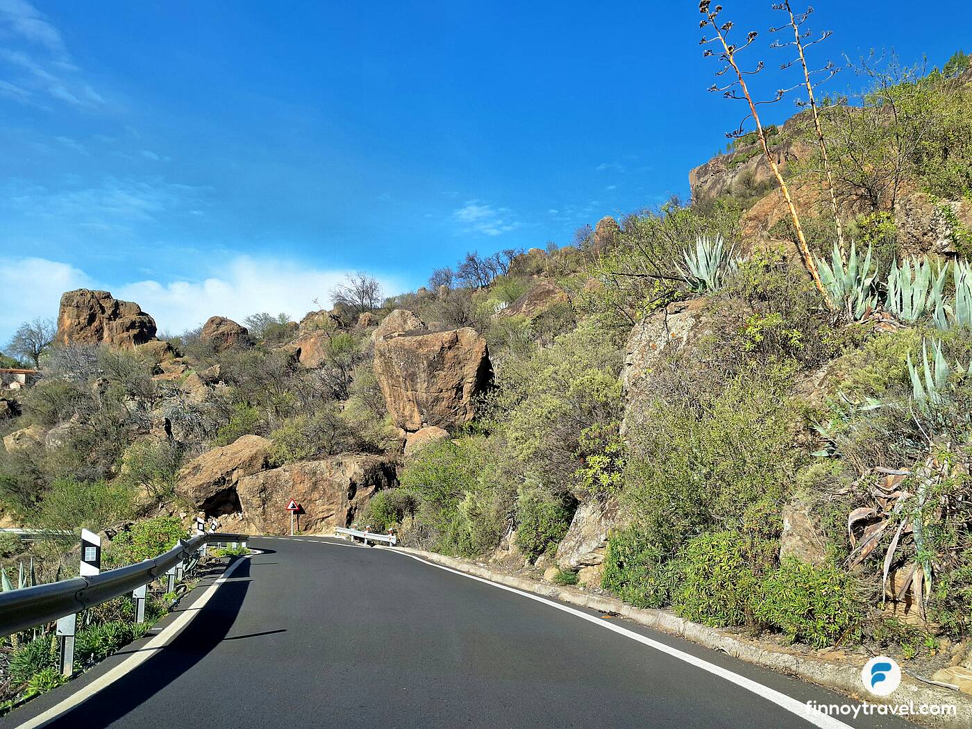 Rocks that can fall on the mountains