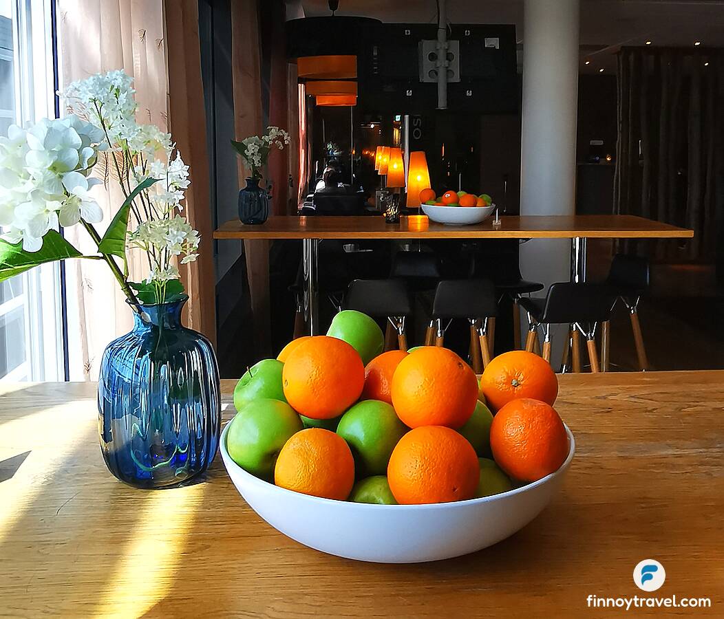 Cuenco de frutas en OSL Lounge