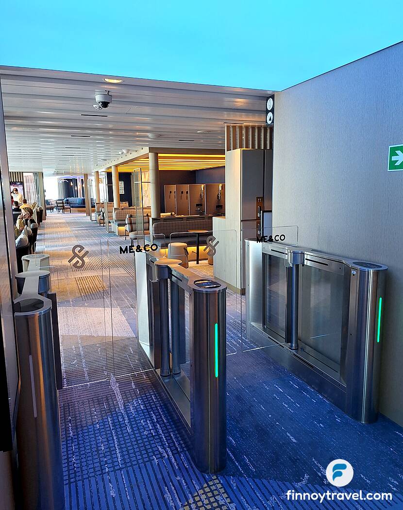 Sis&auml;&auml;nk&auml;ynti loungeen