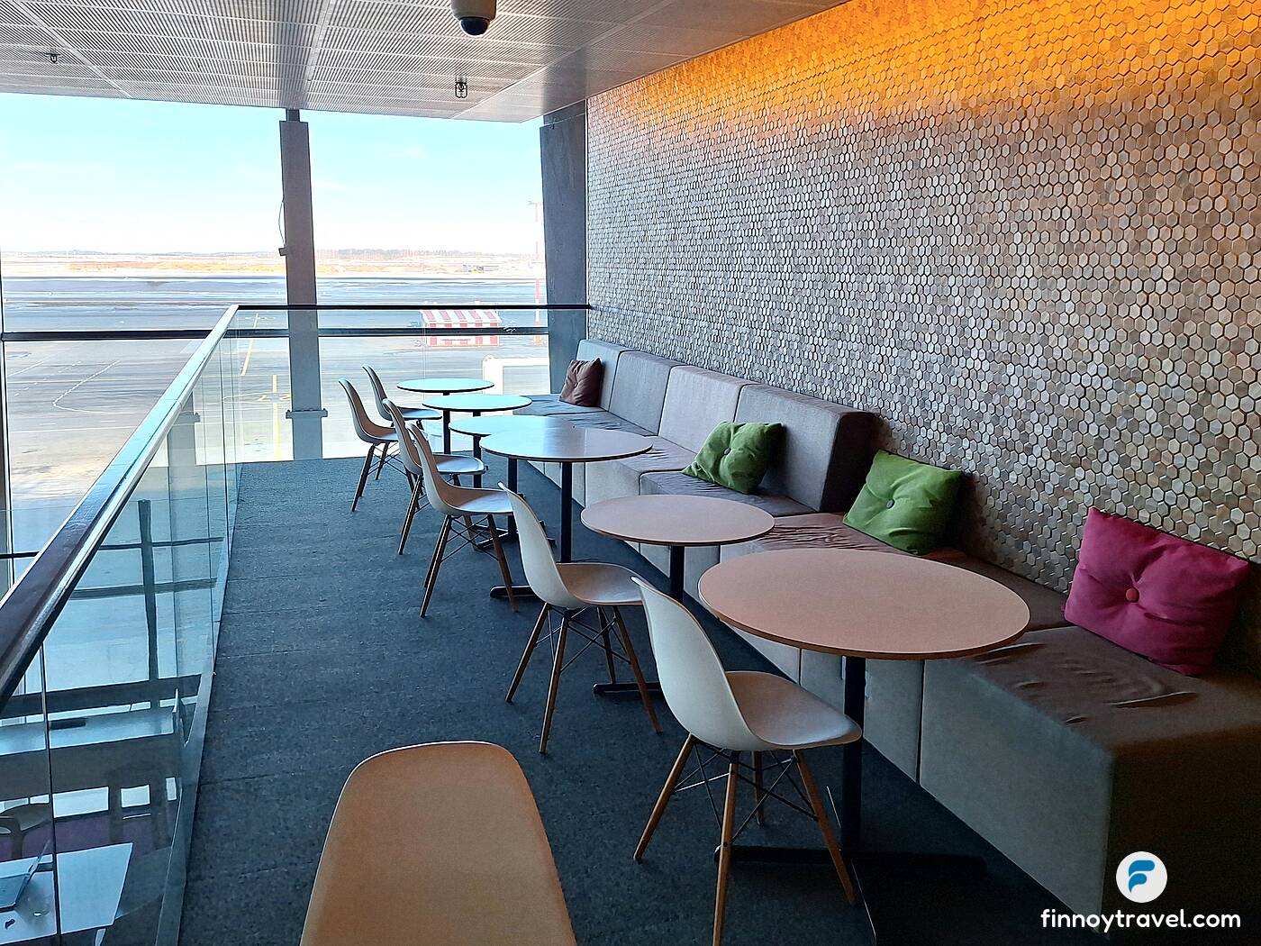 Balcony of Aspire Lounge by Gate 27