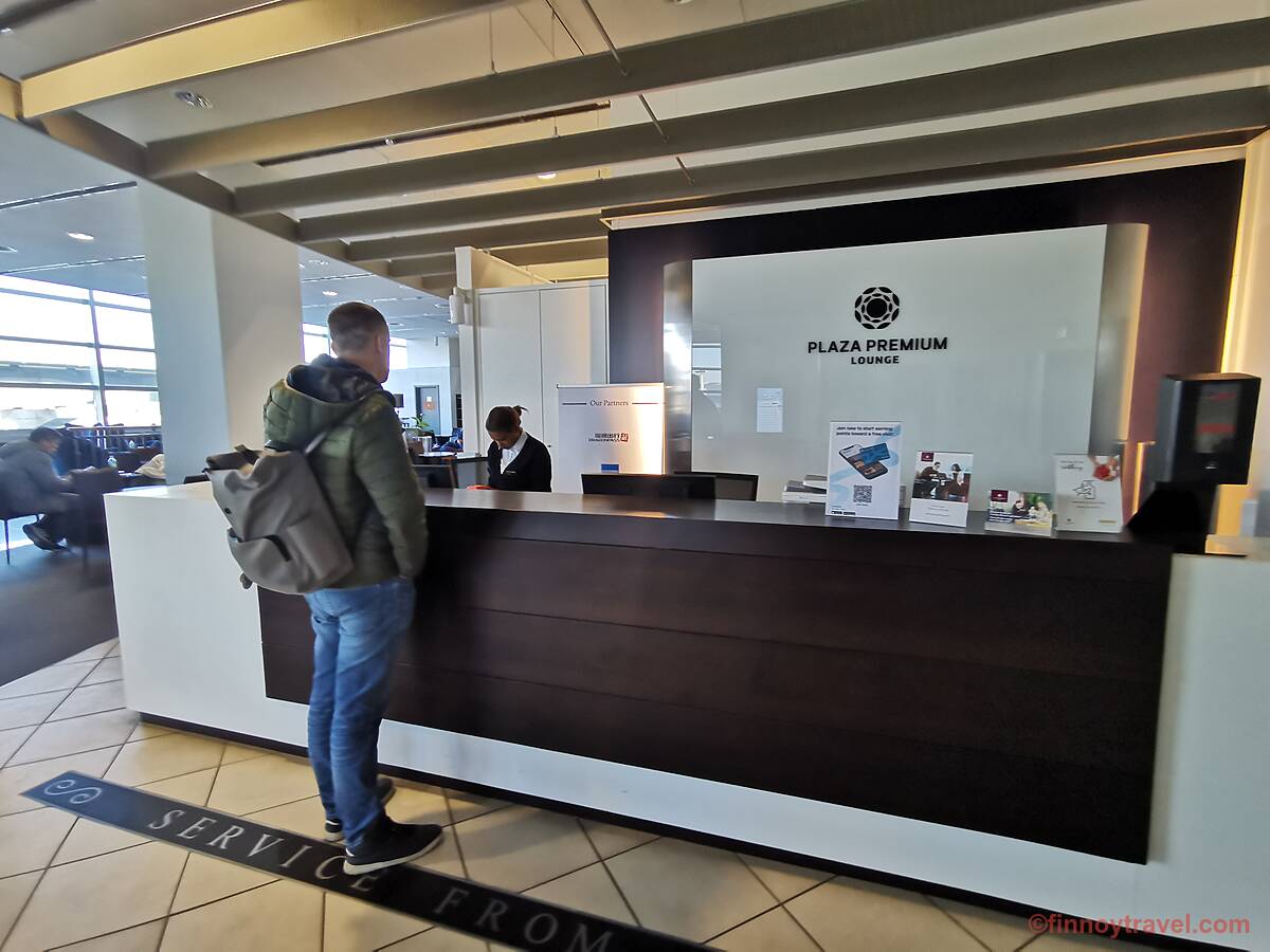 The reception desk of Plaza Premium Lounge, Frankfurt Airport.