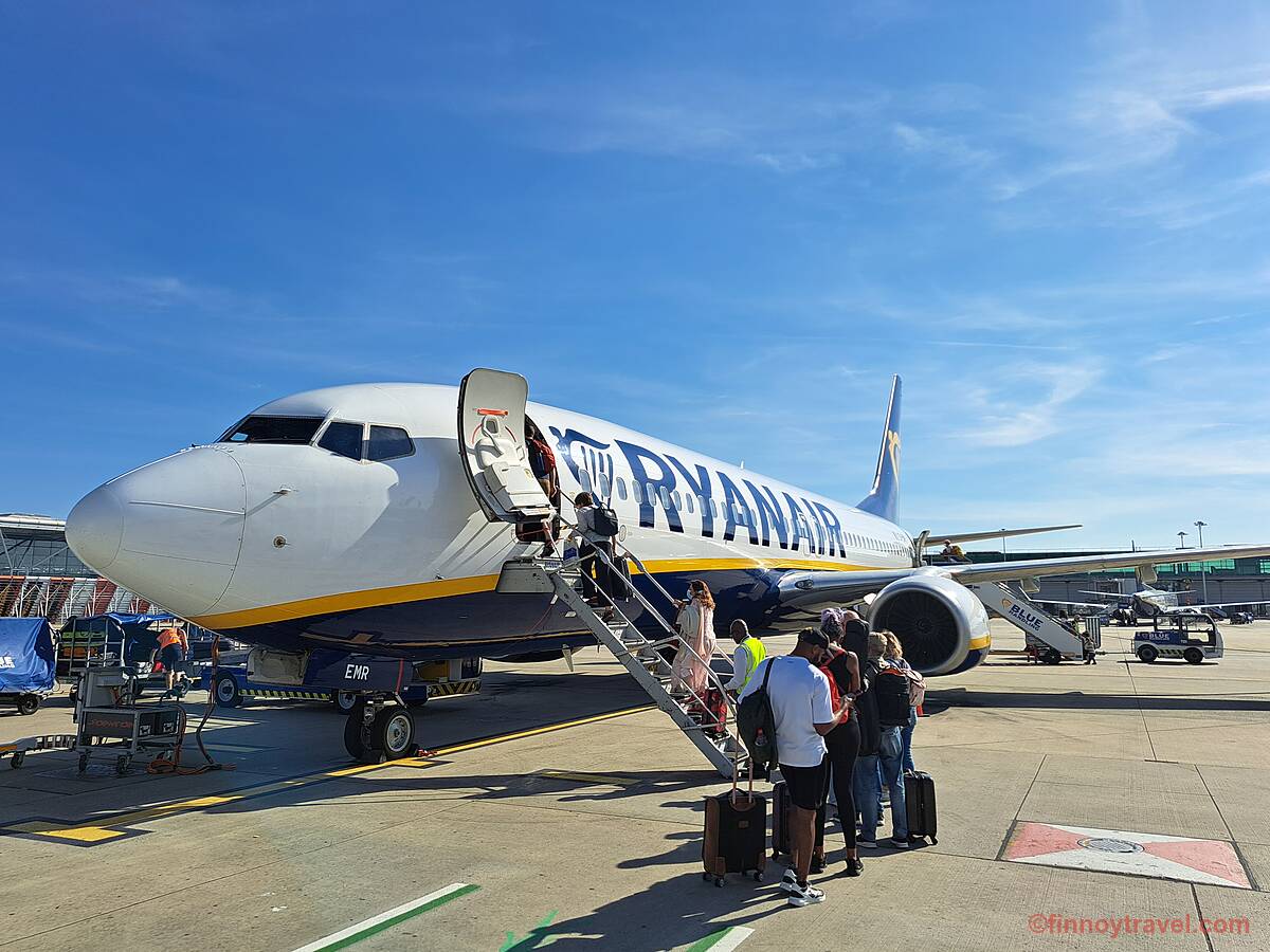 Ryanair B737-800 at Stanstedt Airport