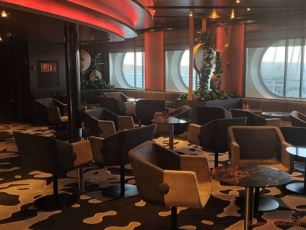 Starlight restaurant on Silja Serenade