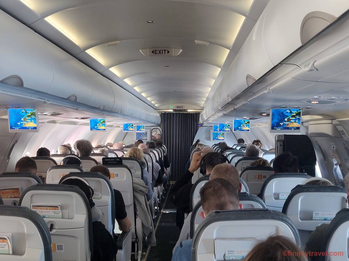 The cabin of Sunclass Airlines A321