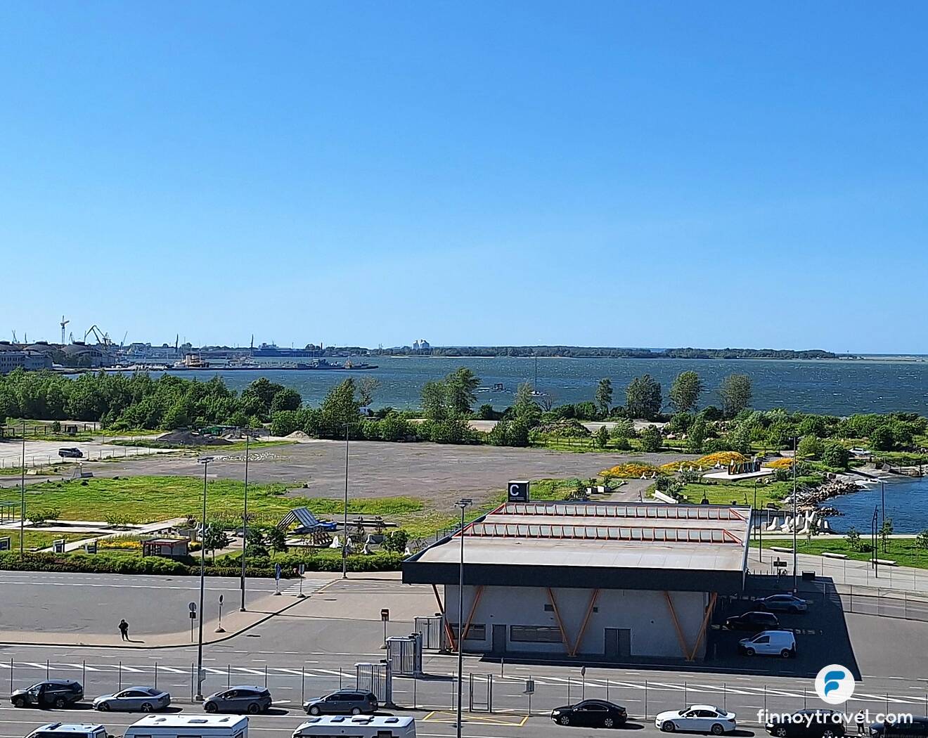 Tallinn_Cruise_Terminal_entrance.jpg