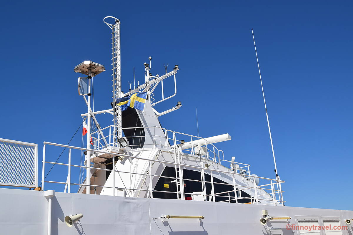 Outer deck and a flag