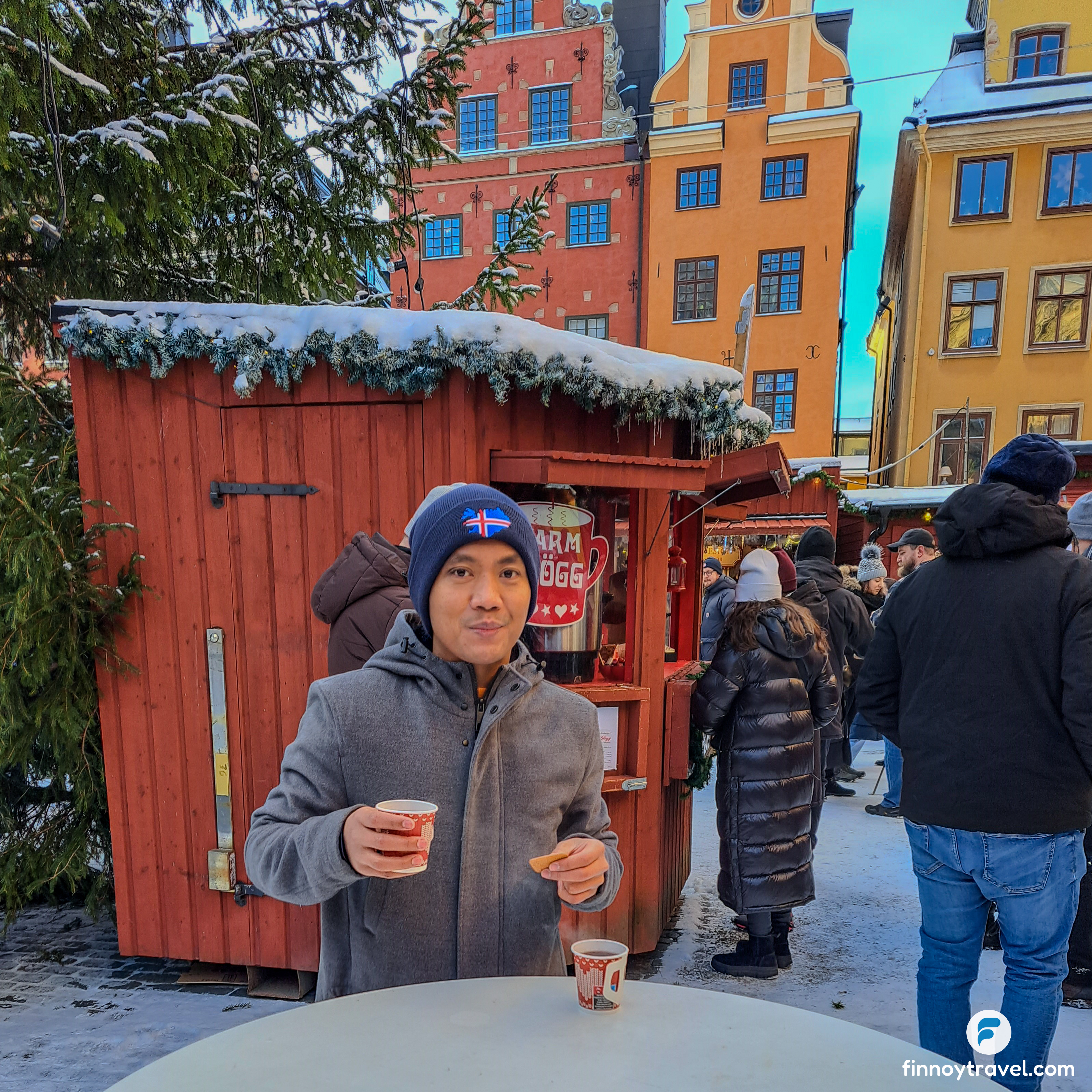 Ceasar_drinking_Glögg_Stortorget_Christmas_market_Stockholm.jpg