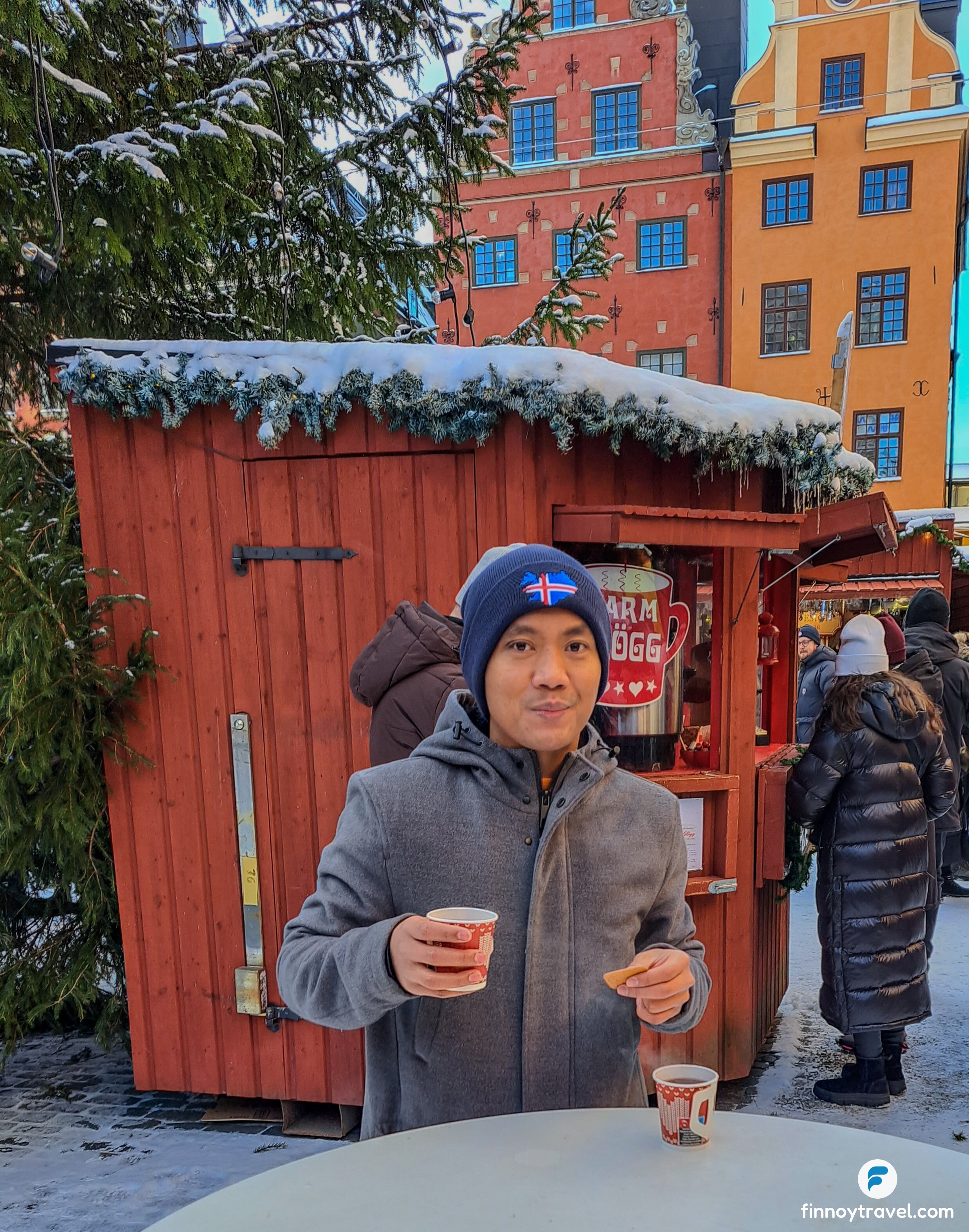 Ceasar_drinking_cup_of_Glögg_Stortorget_Christmas_market_Stockholm.jpg
