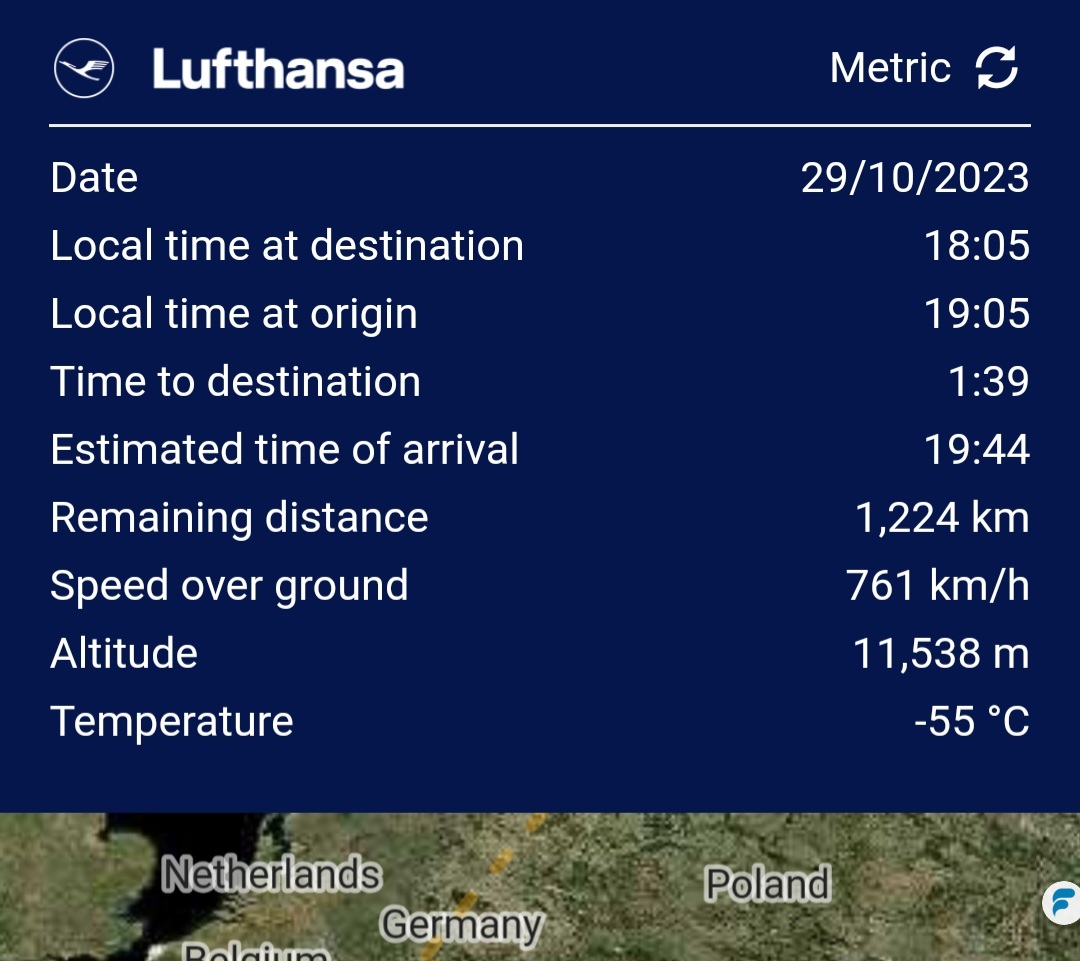 Lufthansa_inflight_status_information.jpg