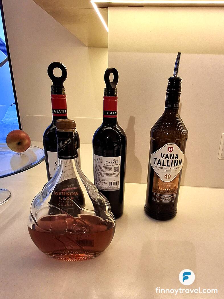 wine_Airport_LHV_Lounge_Tallinn.jpg