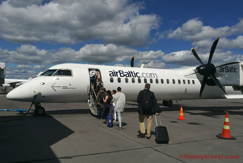 ヘルシンキ空港のairBaltic Dash Q400