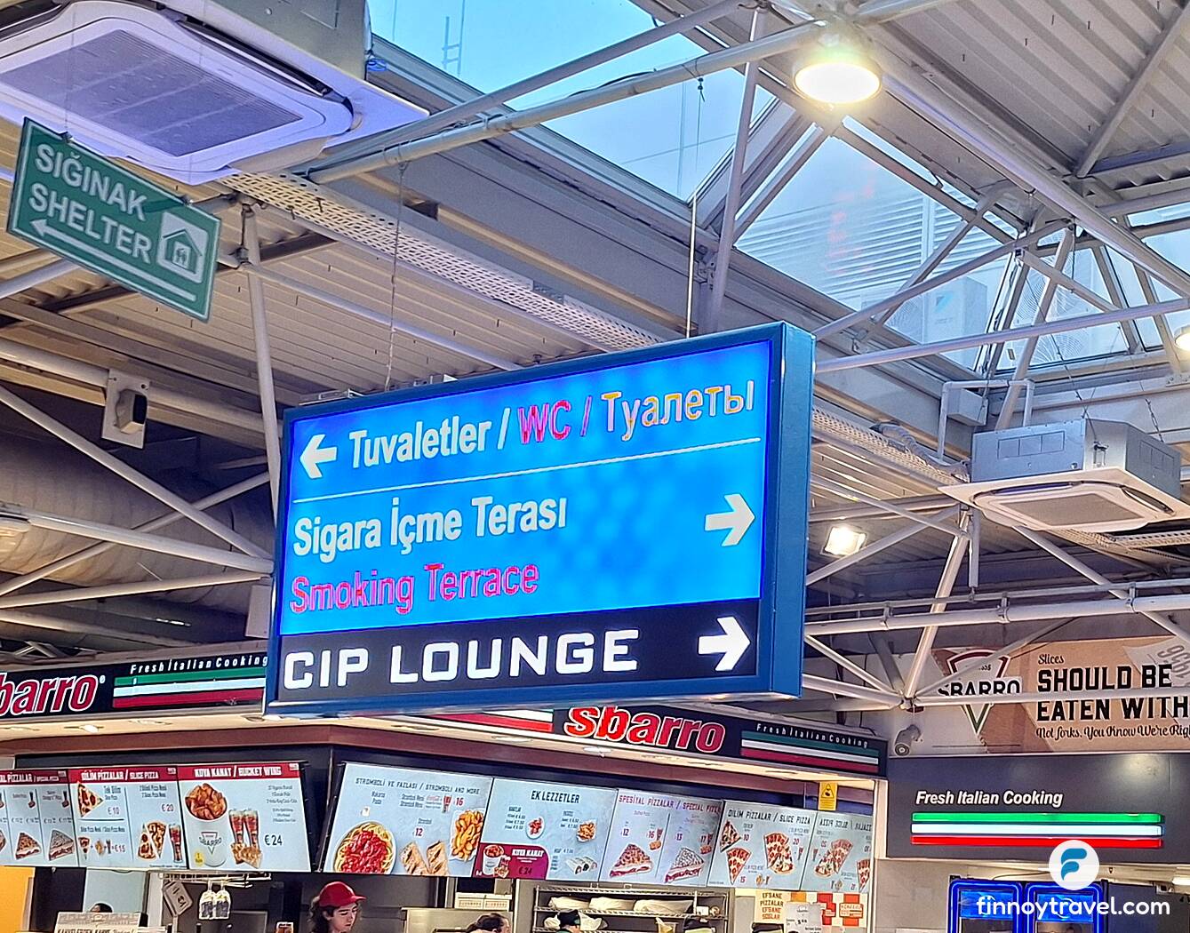 CIPラウンジの案内表示