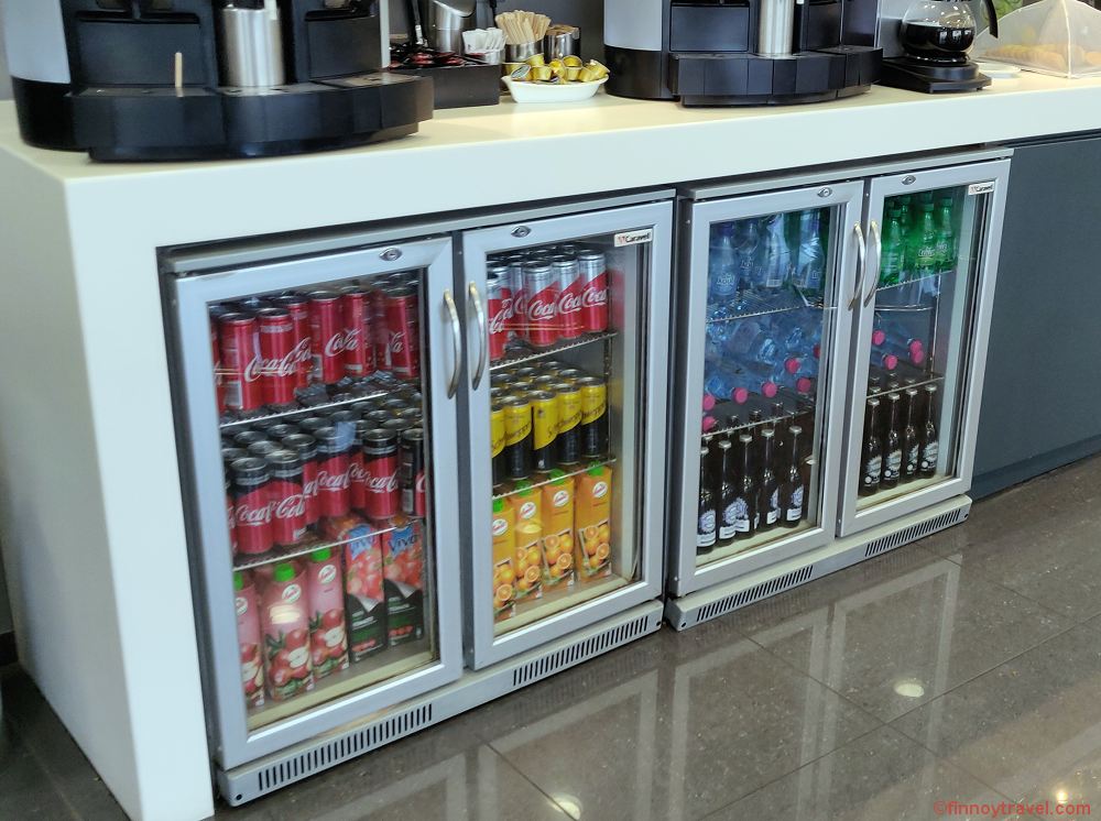 Goldair Handling CIP Loungeの冷蔵庫