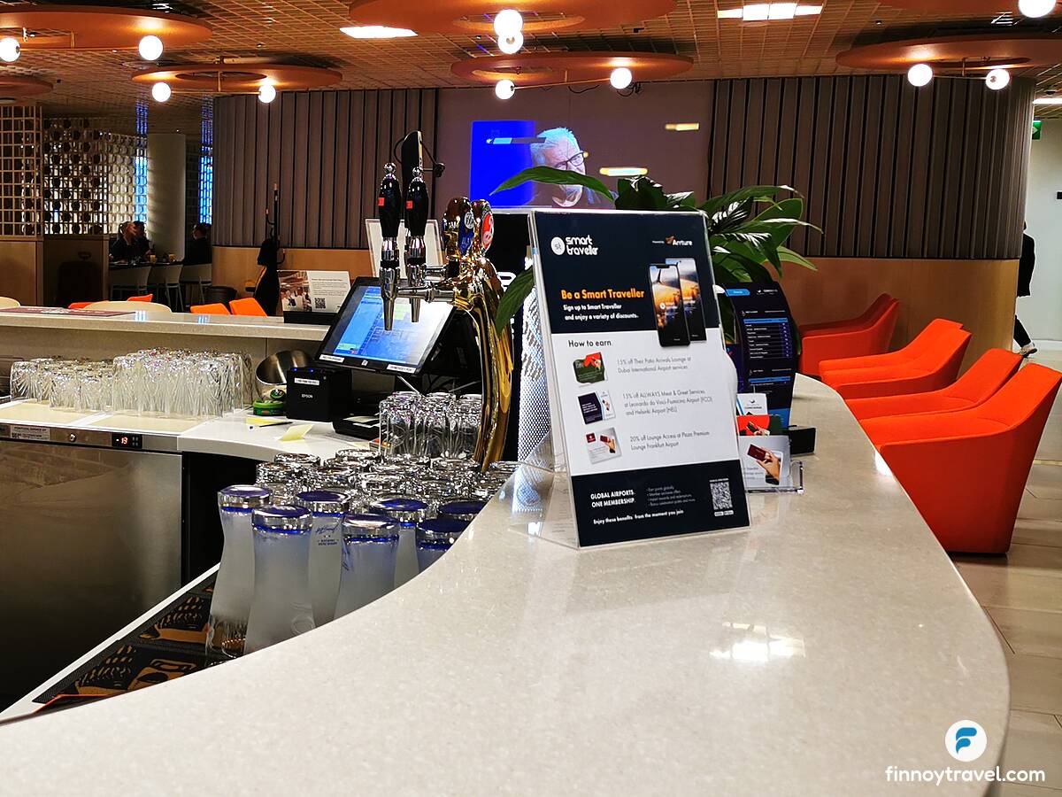 プラザ・プレミアム・ラウンジのレセプション