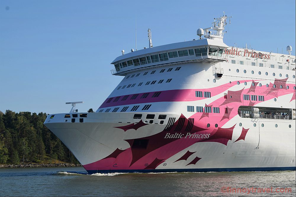 Tallink_Baltic_Princess_bow