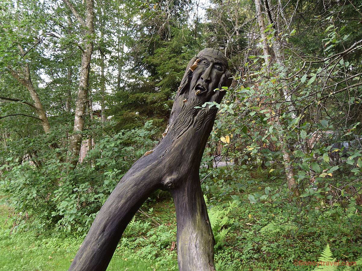 バイキング・ヴィレッジの怖い顔の彫像