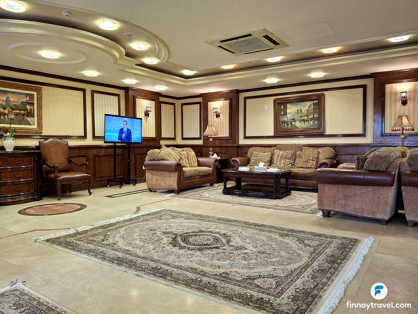 カーペットとテレビ