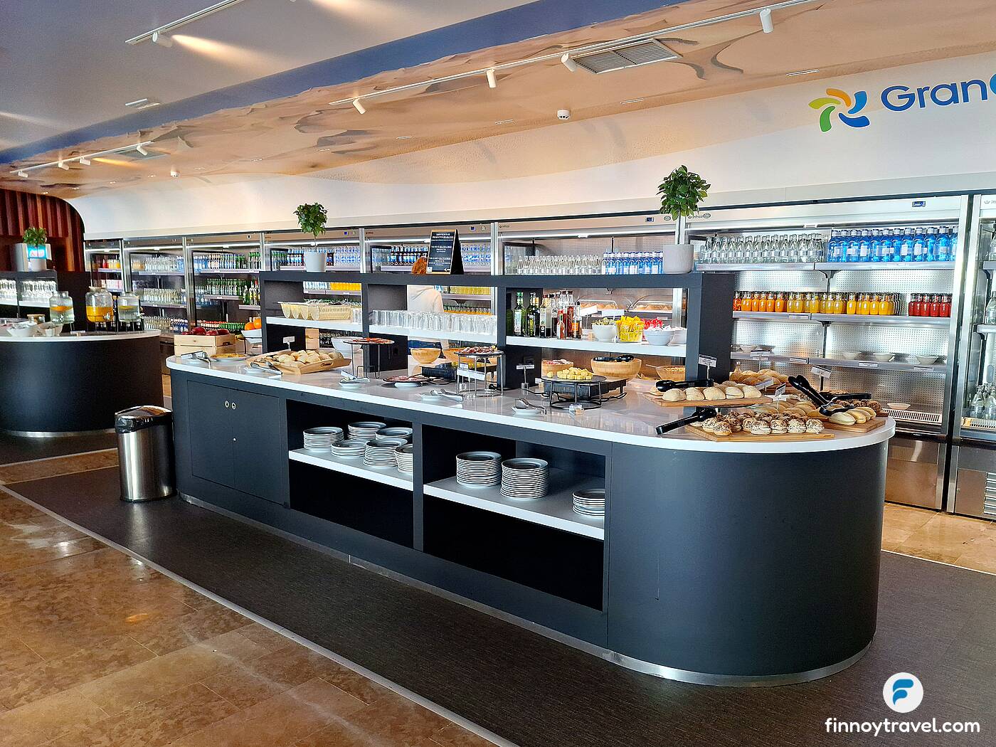 Sala Gald&oacute;sラウンジのビュッフェ台