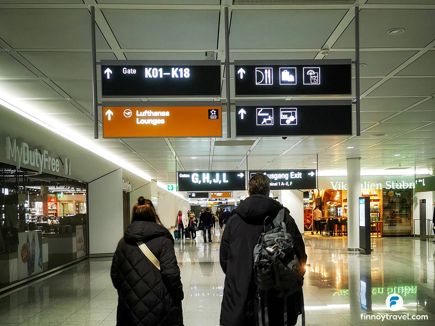 ミュンヘン空港のルフトハンザ ラウンジへの案内表示