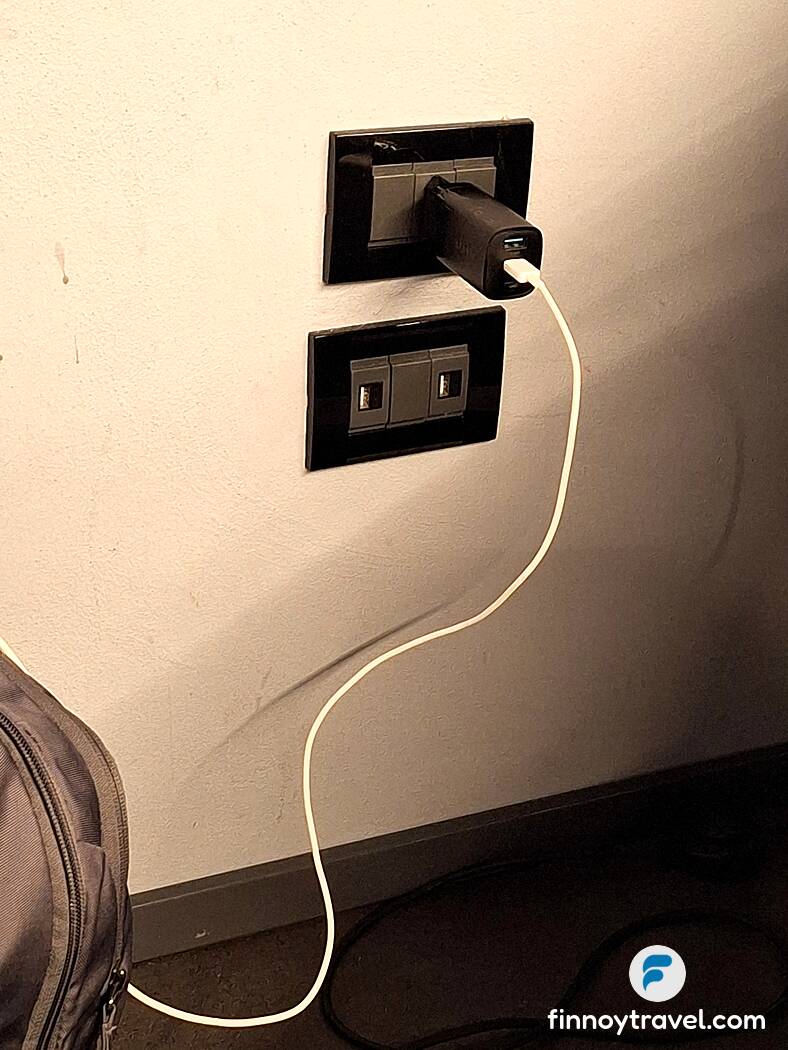 電源コンセント