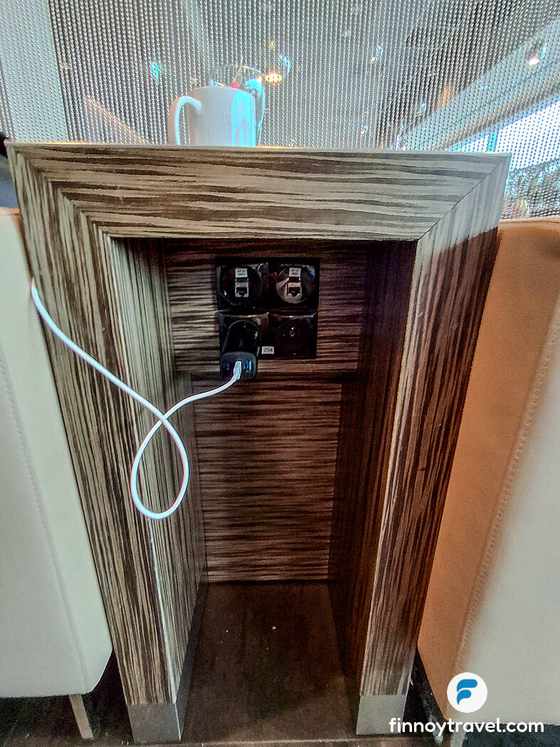 電源コンセント