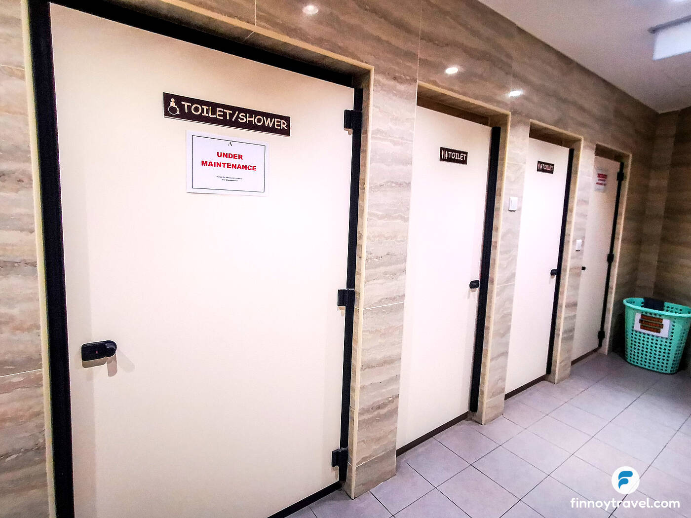 アンバサダー・トランジット・ラウンジのトイレとシャワーエリア