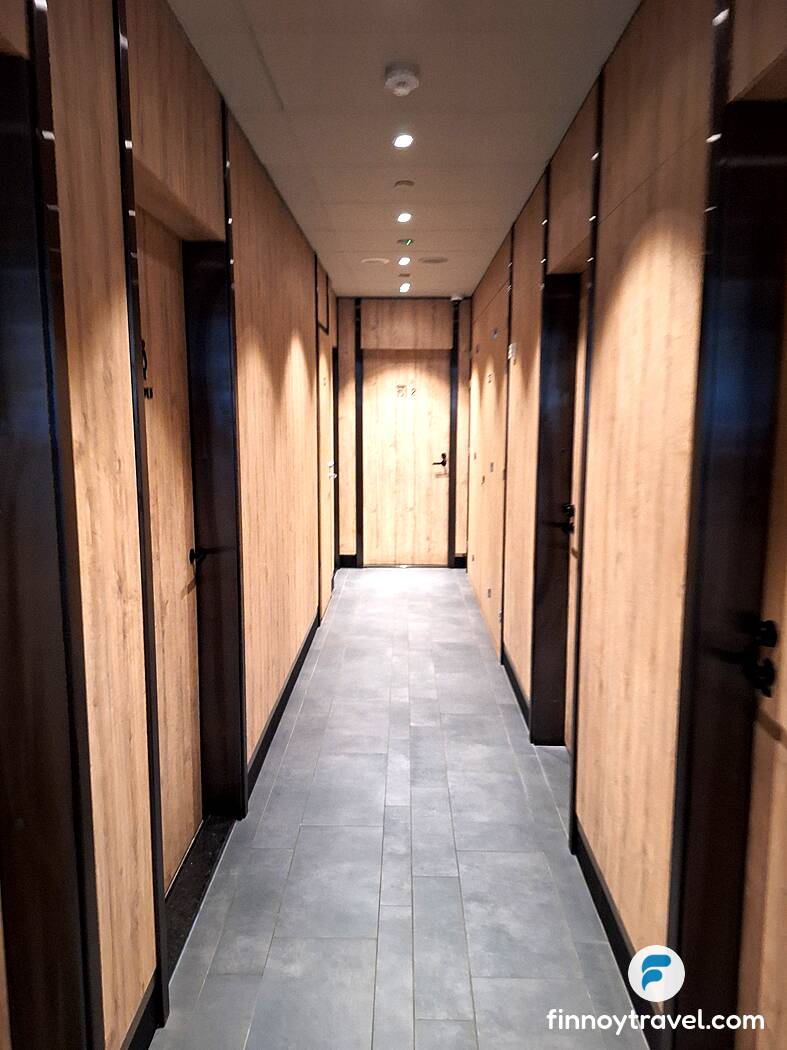 シャワーとトイレの通路