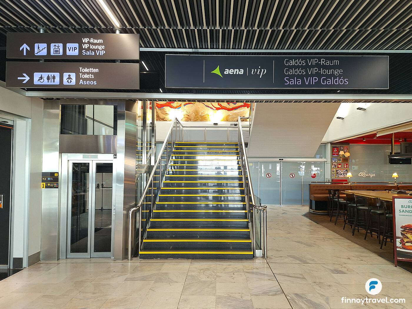 Sala Gald&oacute;sへ向かう階段