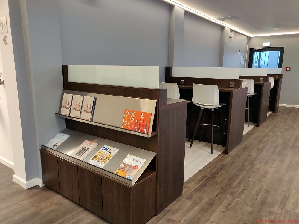 C Lounge em Berlim Tegel, revistas