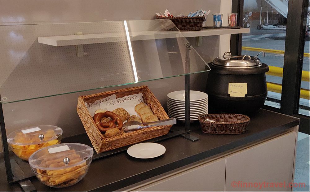 Sopa e uma pausa na C-Lounge de Berlim-Tegel