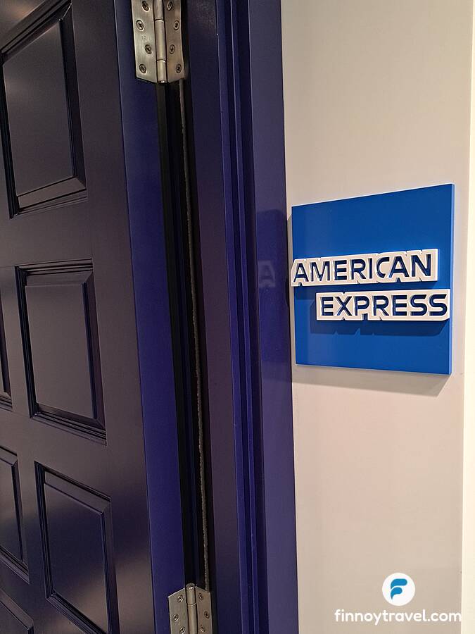 Logotipo da Amex pr&oacute;ximo &agrave; entrada