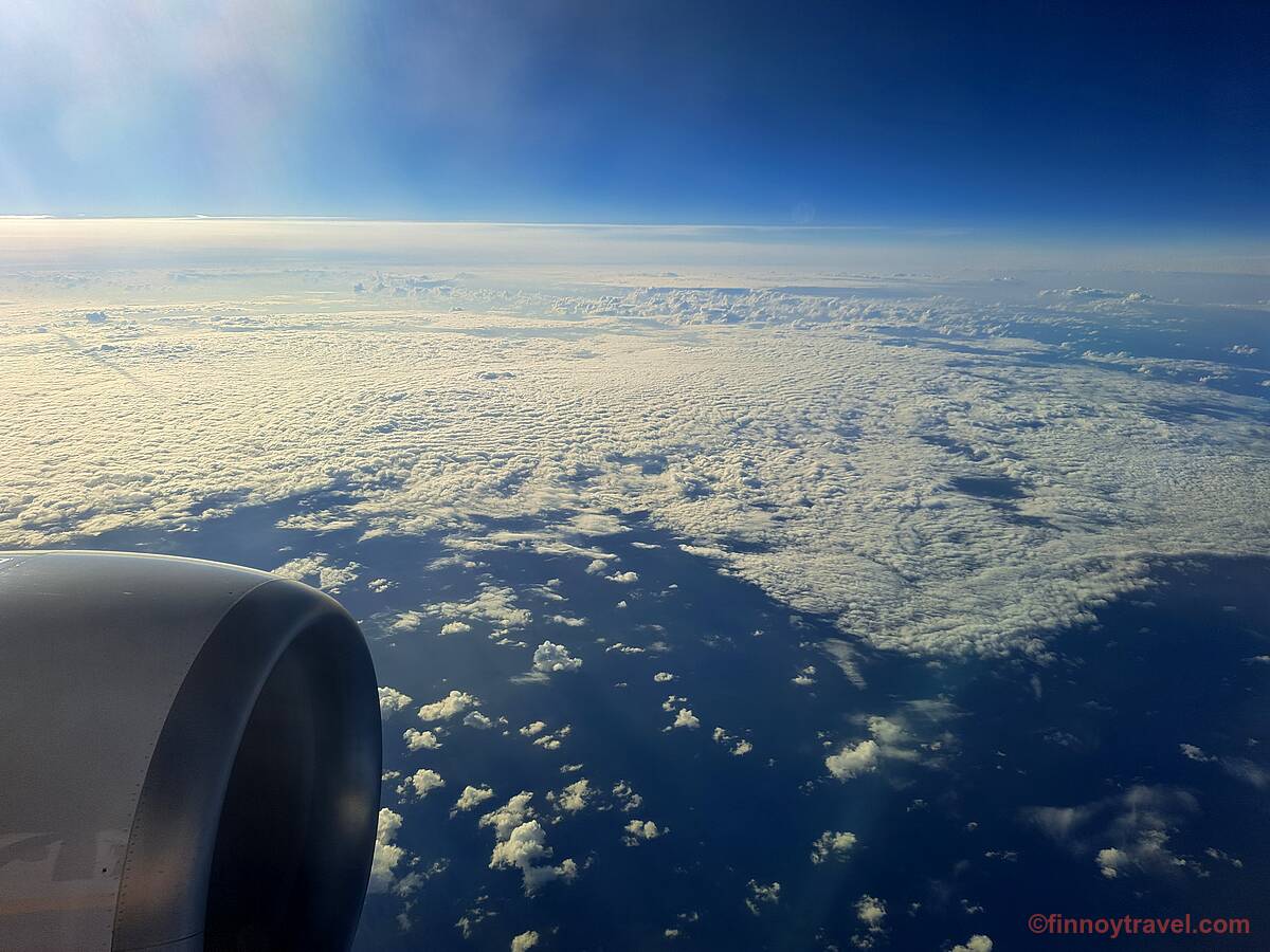 Vista das nuvens a partir de um avi&atilde;o da Ryanair
