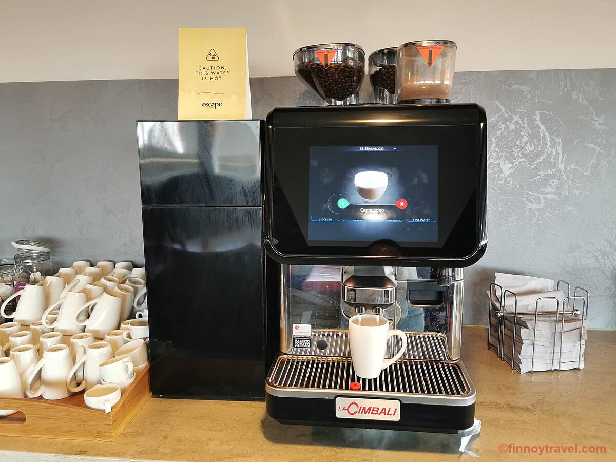 M&aacute;quina de caf&eacute; na Escape Lounge