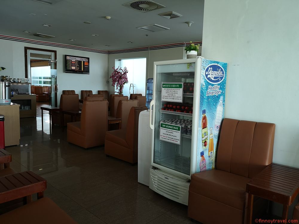 A porta de vidro entre as salas