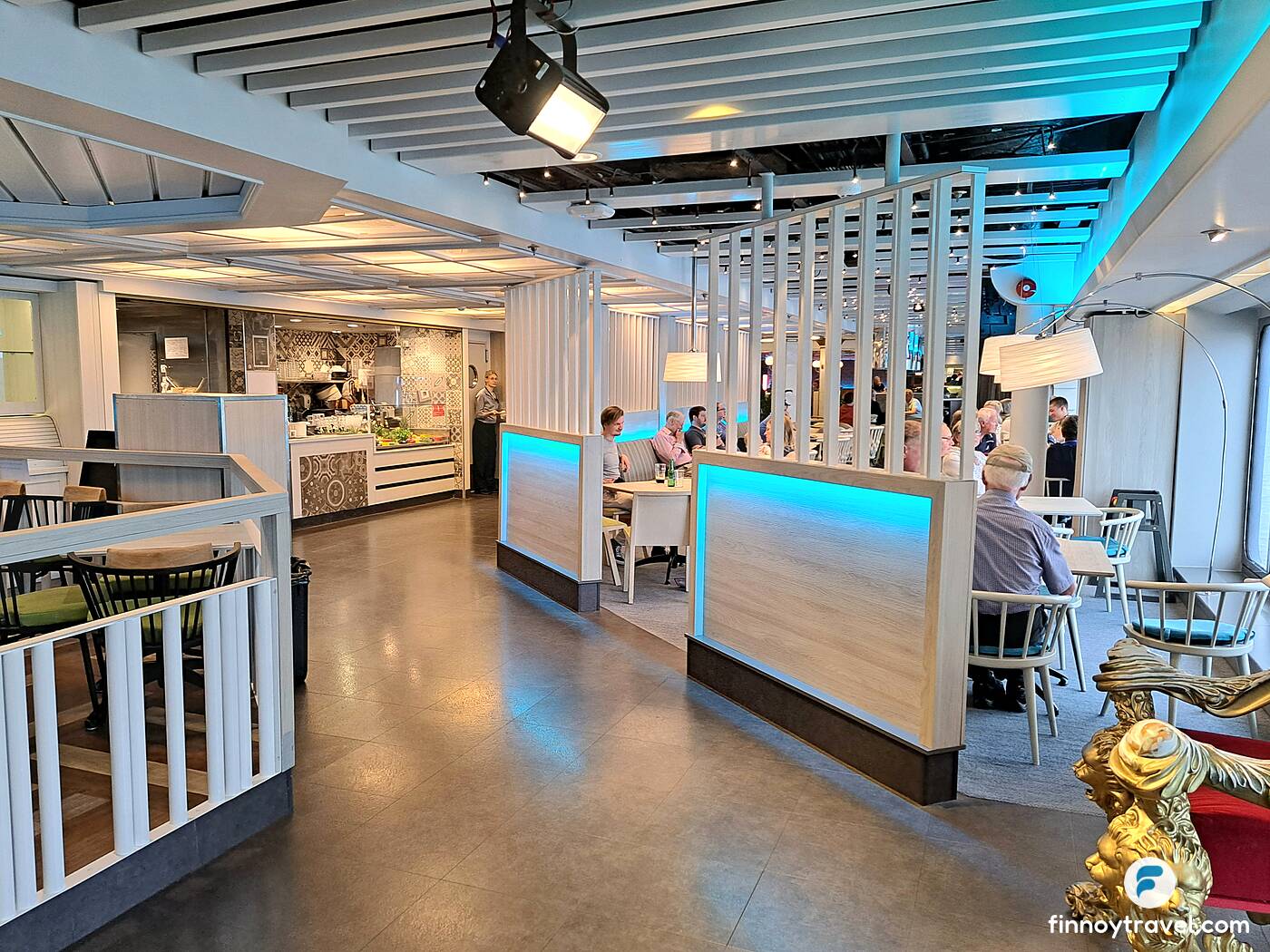 Corredor dos restaurantes