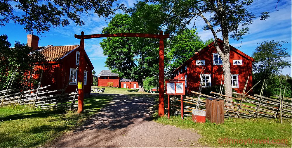Port&atilde;o do museu de Kastelholm