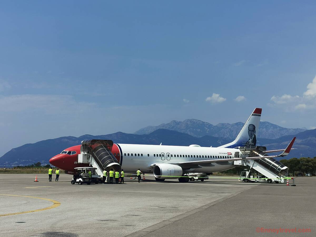 Boeing 737 no Aeroporto de Tivat